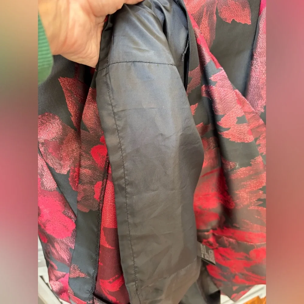 Tahari ASL Arthur S. Levine Black and Red Floral Pleated Dress Size 14 - Picture 6 of 6